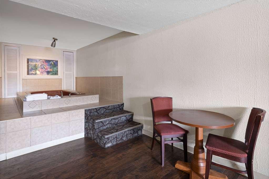 Rodeway Inn Youngstown Rom bilde
