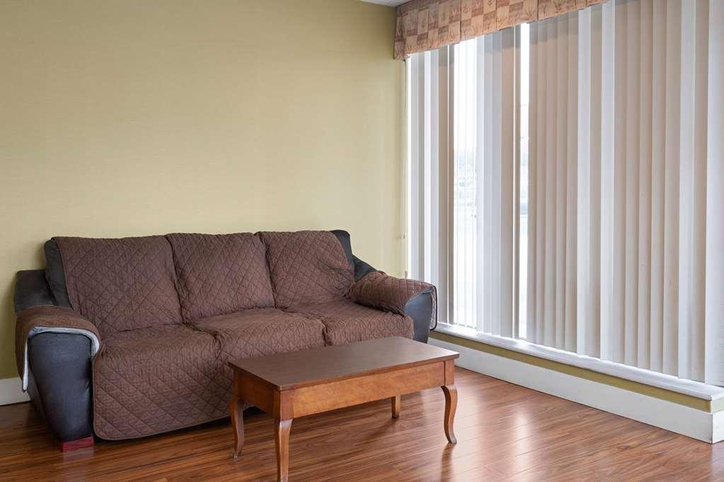 Rodeway Inn Youngstown Interiør bilde